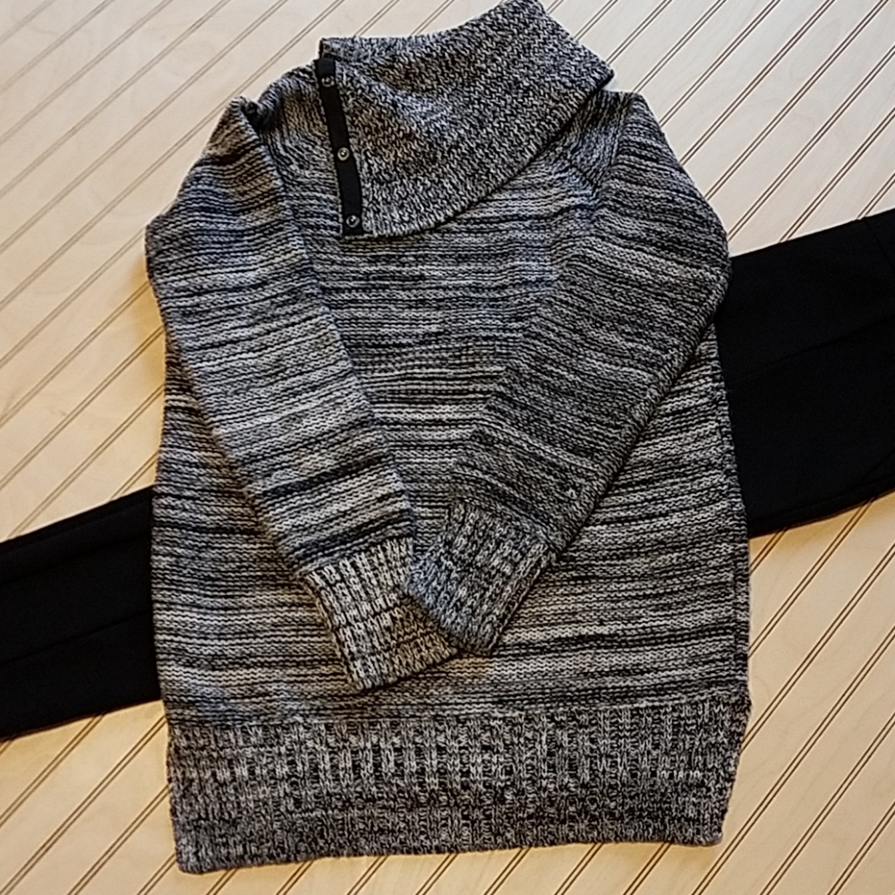 Sweater - Picture 2 of 4